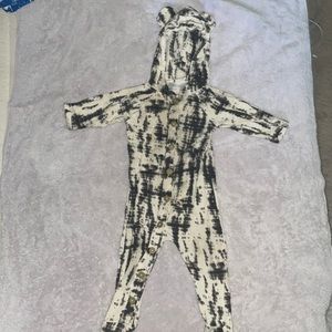 Kate Quinn the woods baby bear onzie button up